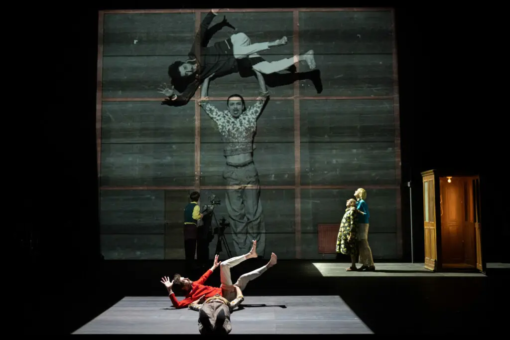 THEATRE - LE SUICIDÉ